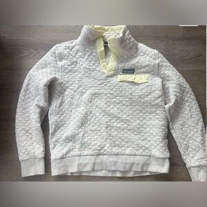 Patagonia Quilted Pullover in light gray and Yellow